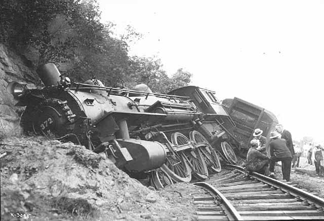 train-wreck-1935.jpeg